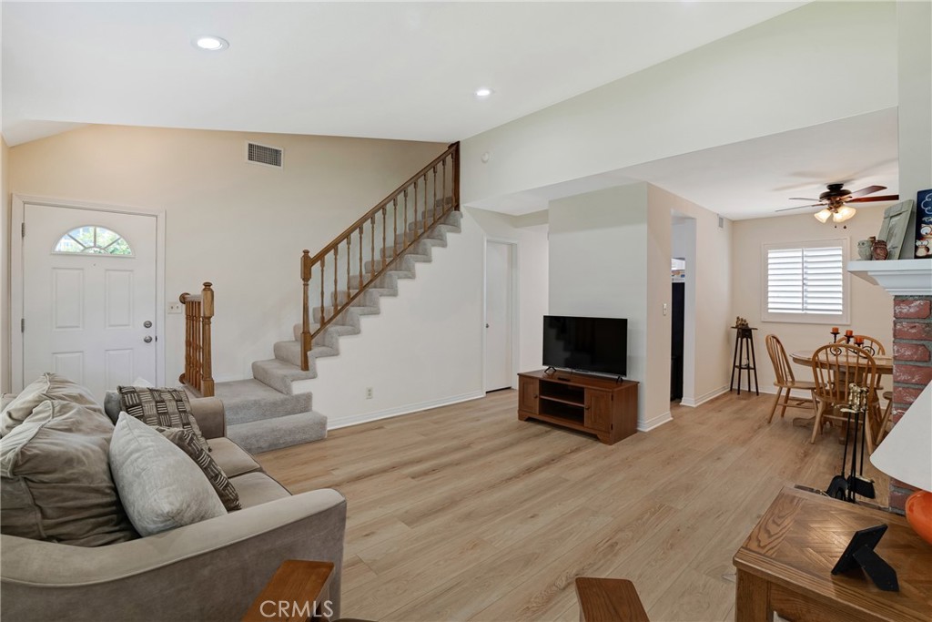 1980 Rory Lane, Unit 6 Simi Valley, CA 93063 - Photo 6 of 29
