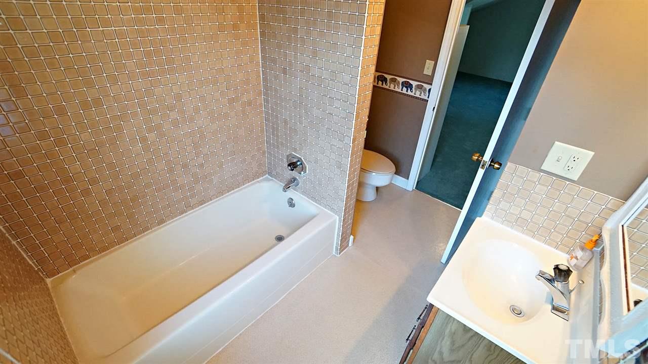 2251 The Circle Raleigh, NC 27608 - Photo 25 of 29 2nd Floor Full Bath