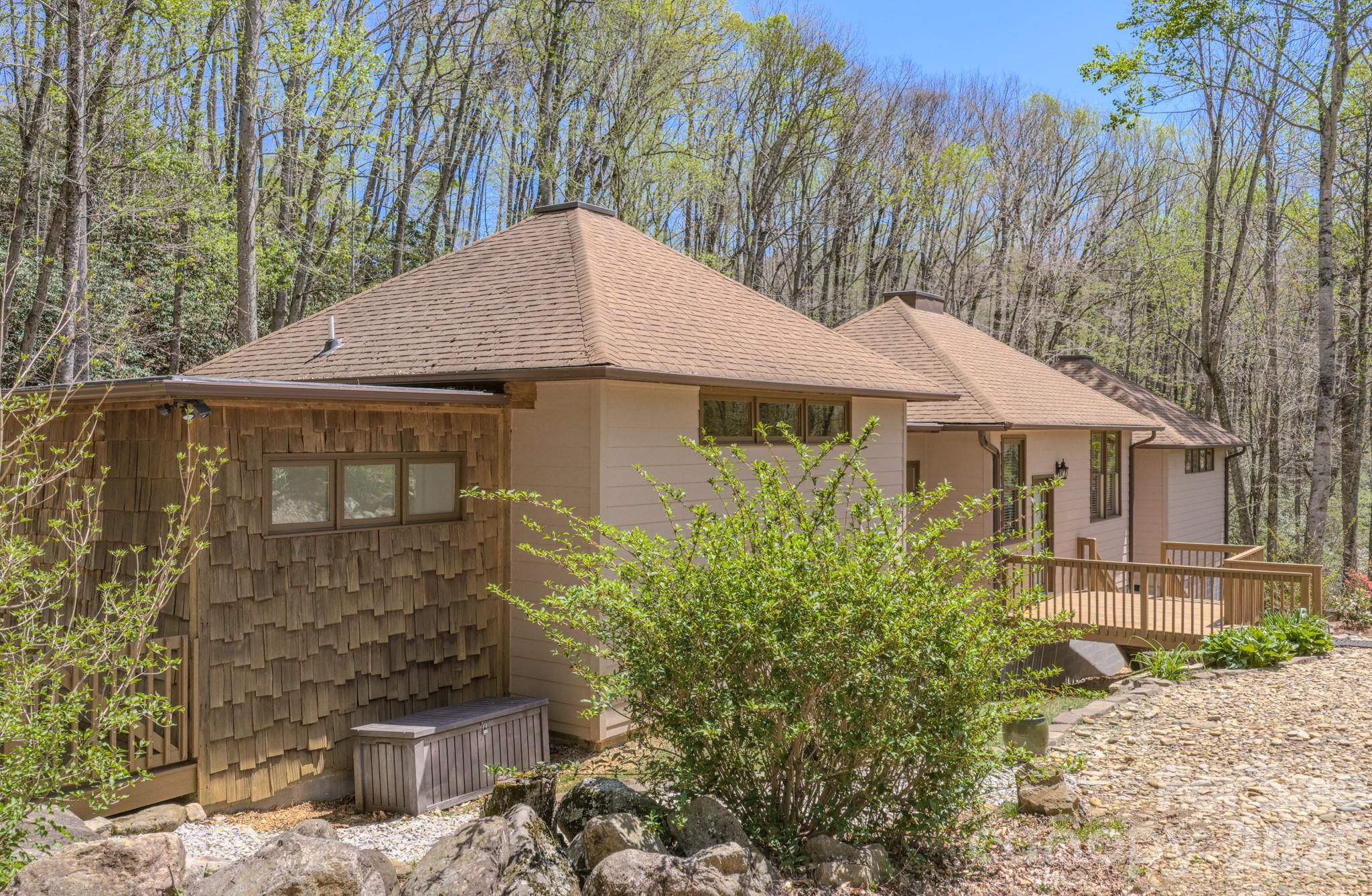 426 Cook Town Road Bakersville, NC 28705 - Photo 4 of 42