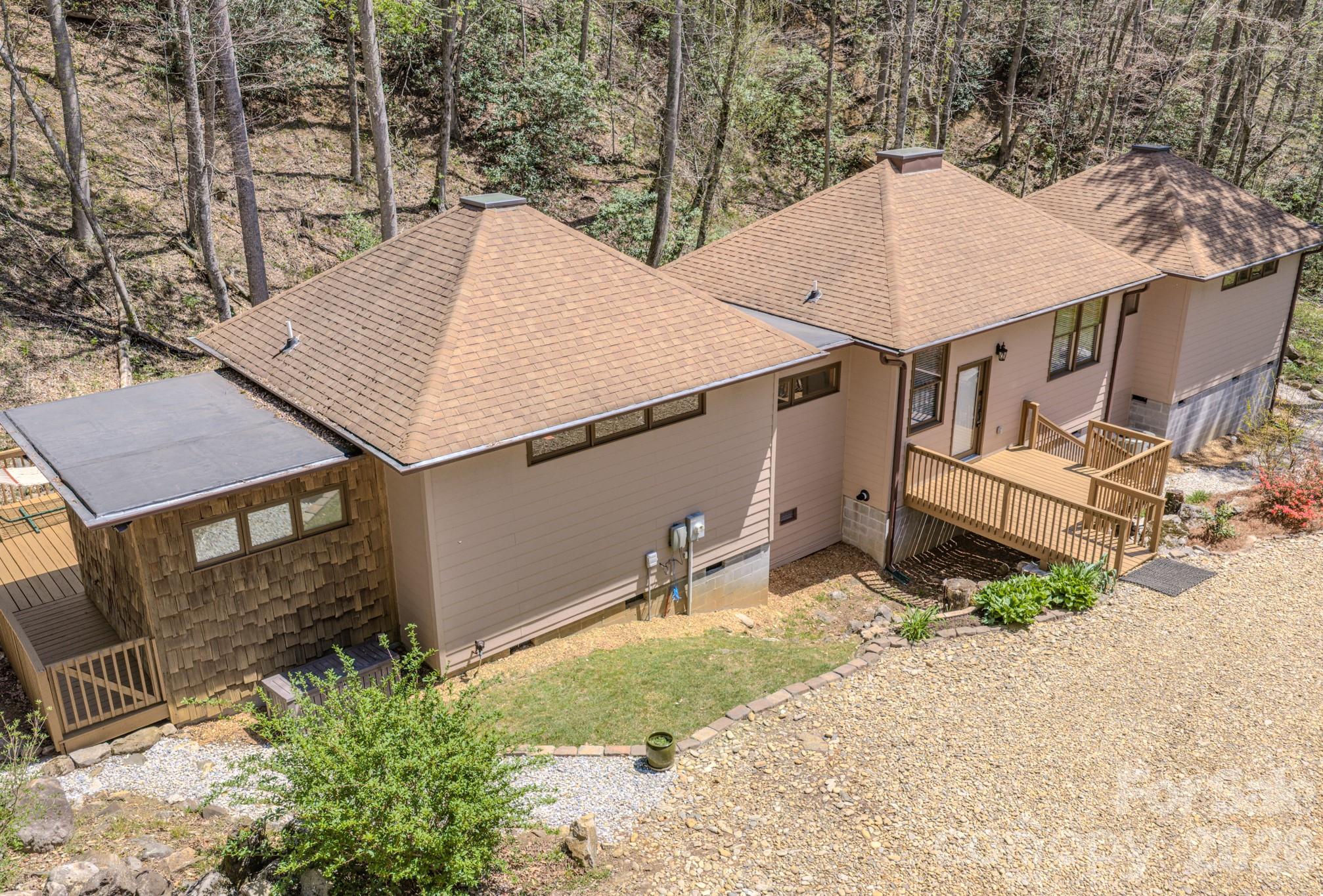 426 Cook Town Road Bakersville, NC 28705 - Photo 6 of 42