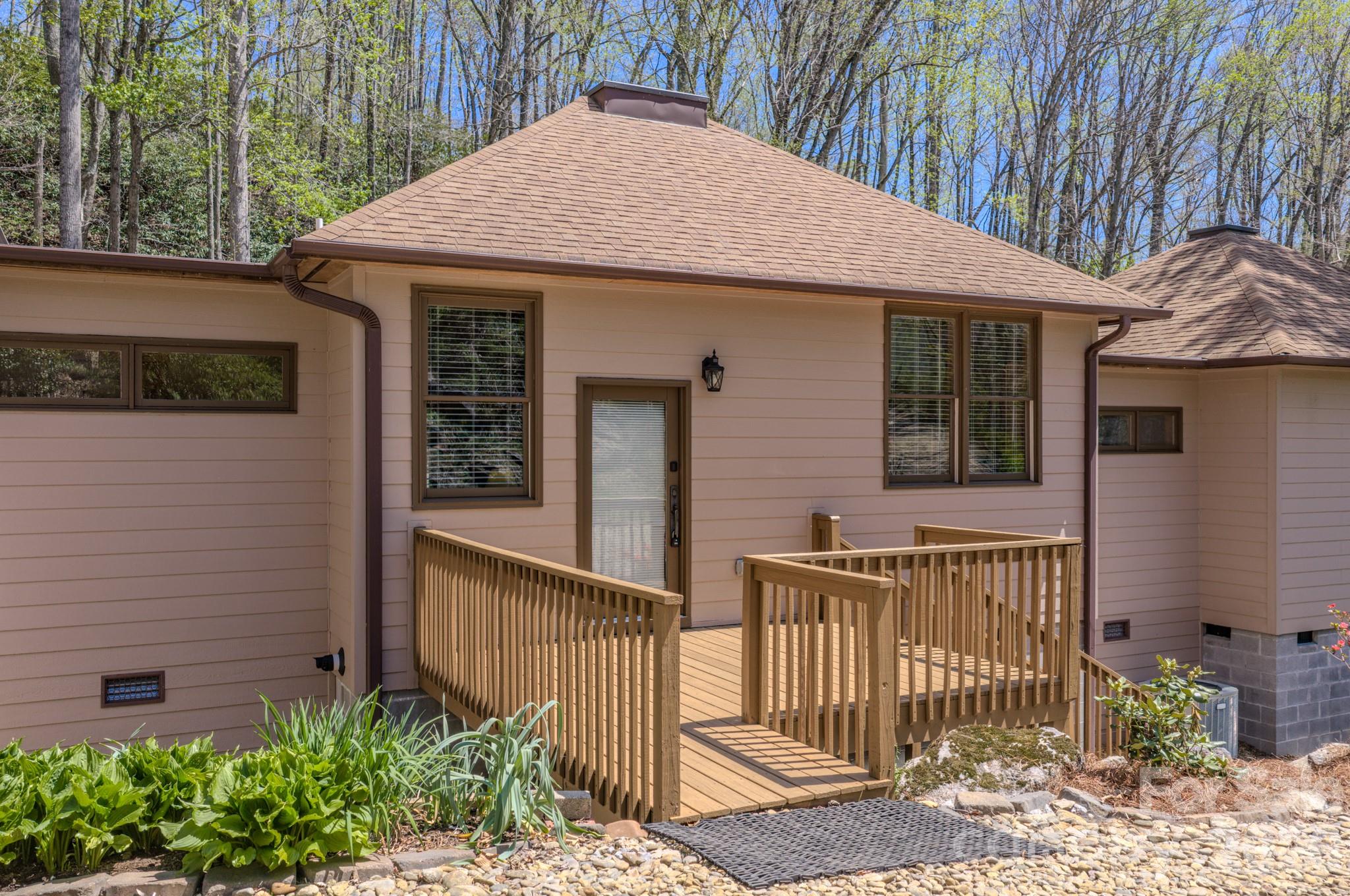 426 Cook Town Road Bakersville, NC 28705 - Photo 7 of 42