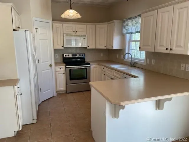 $3,200 | 155 Ledgeland Drive, Mystic, CT 06355