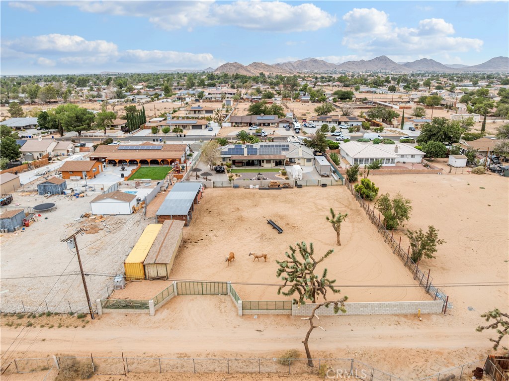13991 Jicarilla Road Apple Valley, CA 92307 - Photo 6 of 44 a view of a city