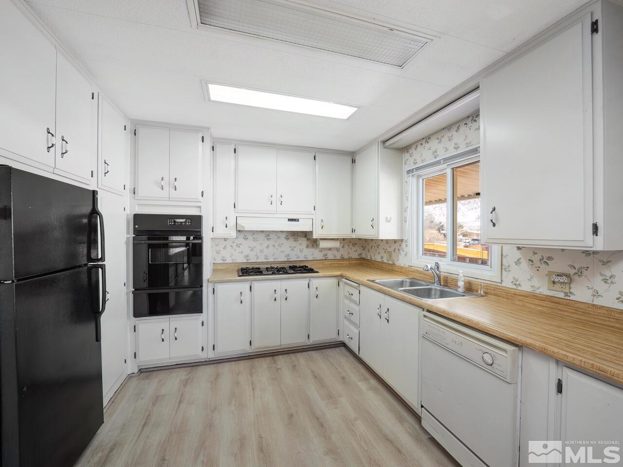 16225 Rhyolite Circle Reno, NV 89521 - Photo 7 of 19 Photo 7