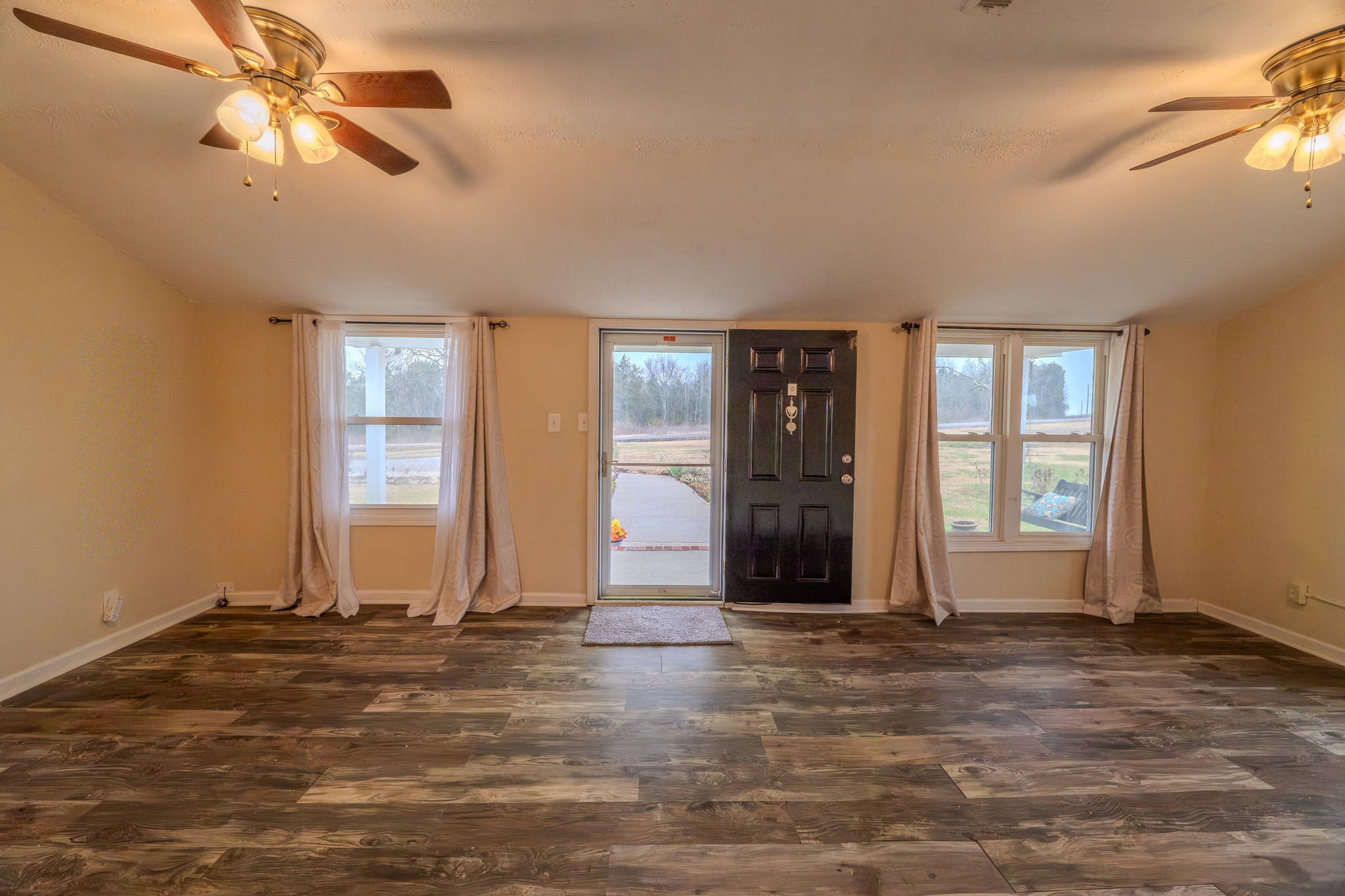 538 Mt Vernon Road Eagleville, TN 37060 - Photo 19 of 34 a view of room with window and ceiling fan