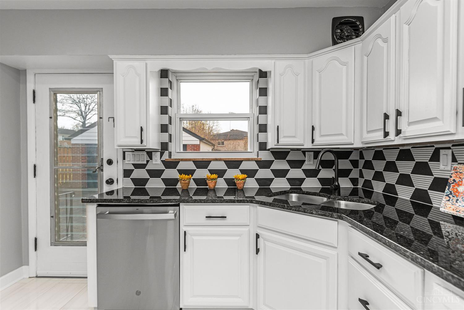 6705 Winton Road Cincinnati, OH 45224 - Photo 15 of 50 Gallery Image 15