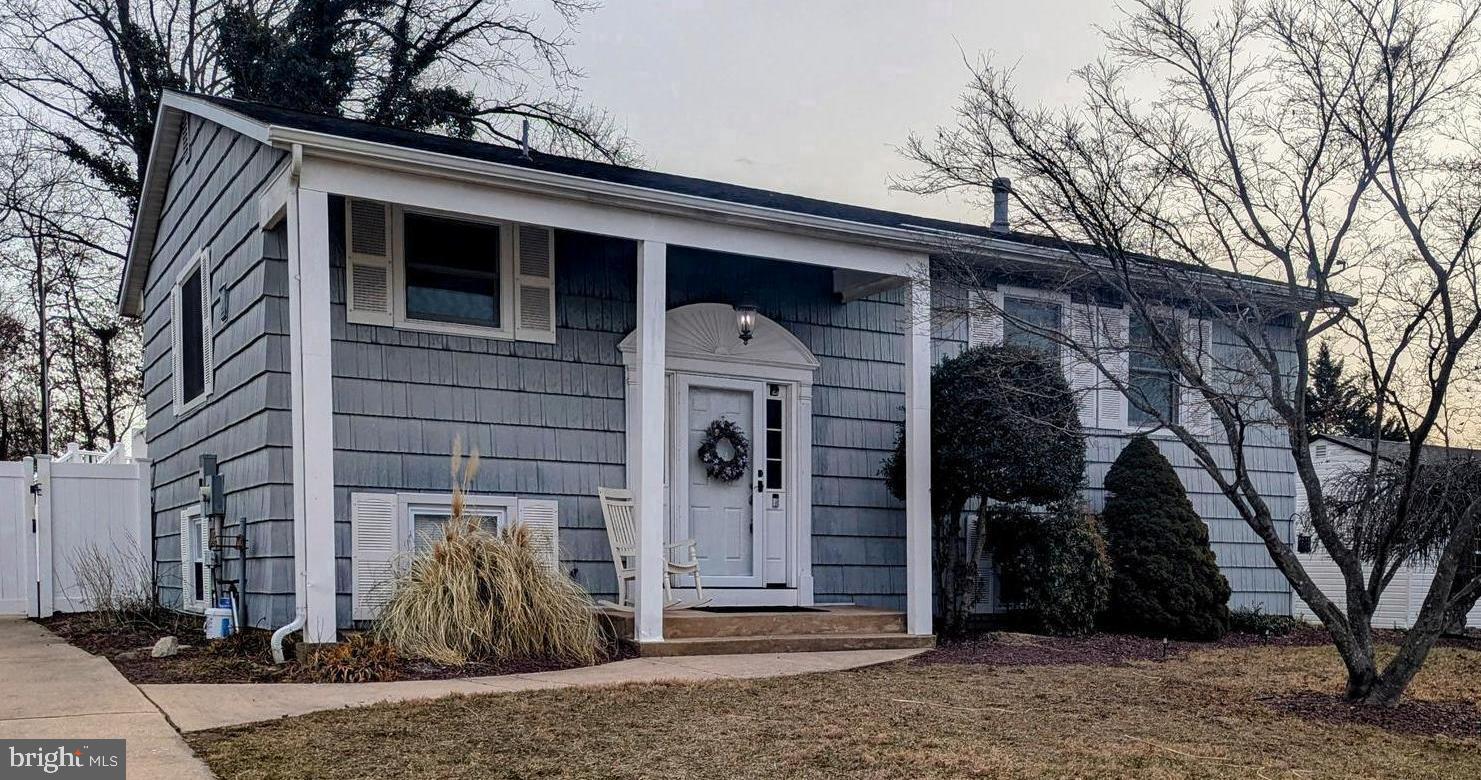 31 Northfield Road Newark, DE 19713 - Photo 2 of 54 a front view of a house with garden