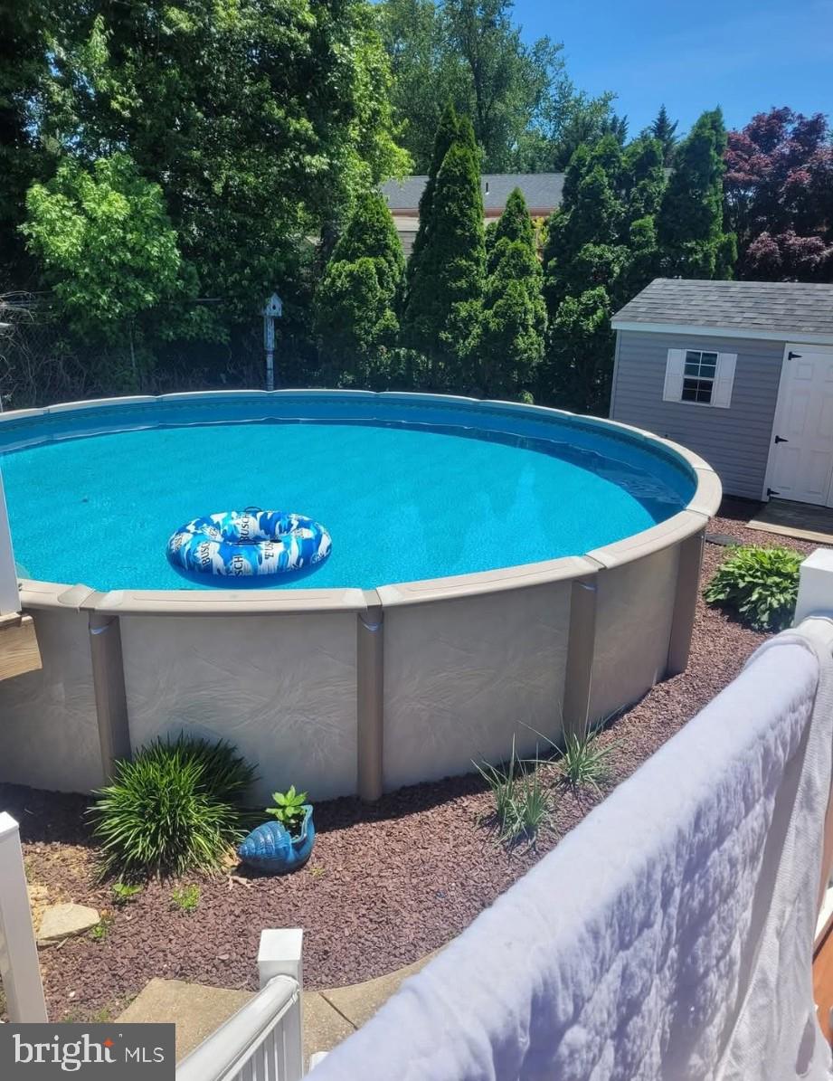 31 Northfield Road Newark, DE 19713 - Photo 47 of 54 a view of a bathtub in a backyard