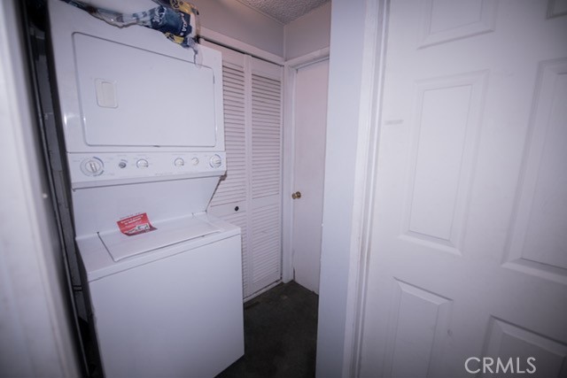 6701 Gaylord Street Riverside, CA 92505 - Photo 25 of 25 a utility room with dryer and washer
