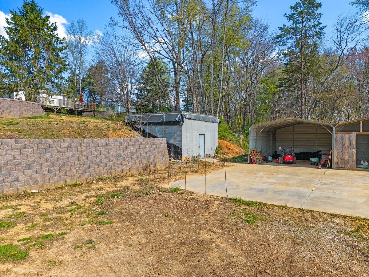 196 Southside Road Sweetwater, TN 37874 - Photo 35 of 48 .