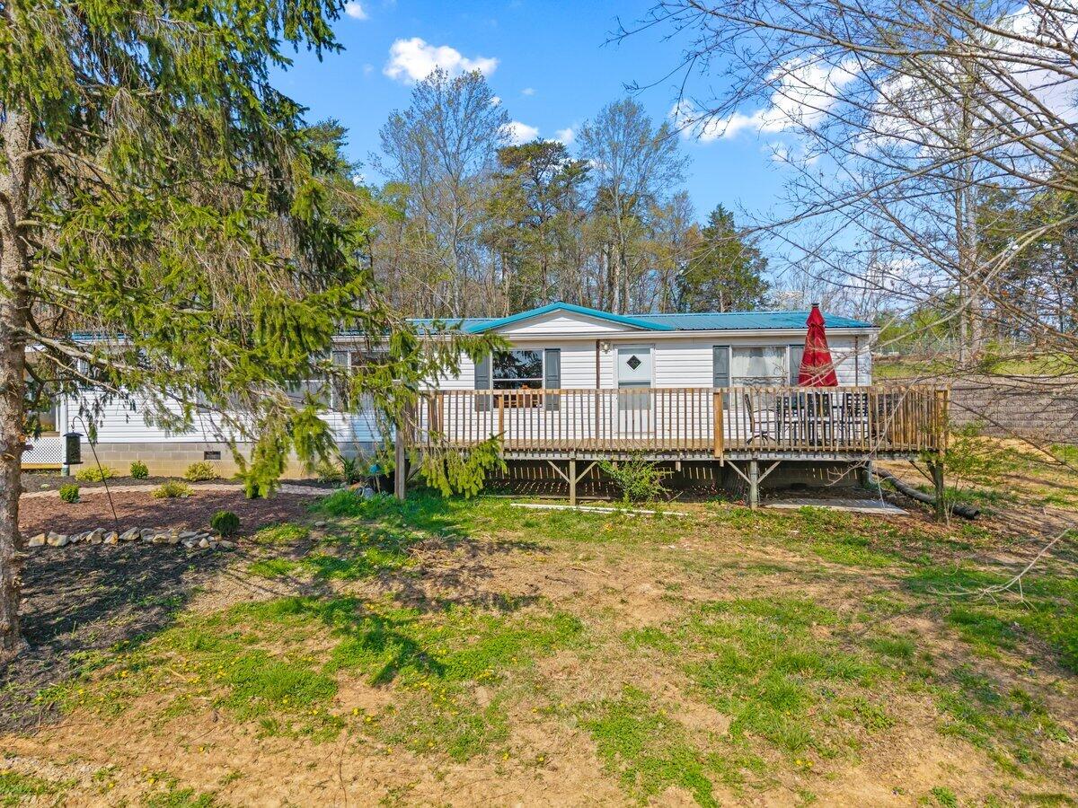 196 Southside Road Sweetwater, TN 37874 - Photo 7 of 48 196 Southside Rd-7 (2)