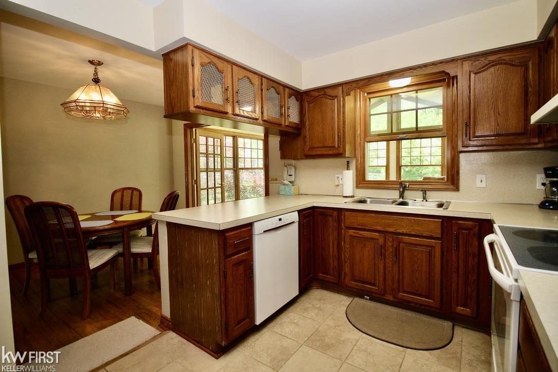 7258 Porter Road Grand Blanc, MI 48439 - Photo 9 of 47