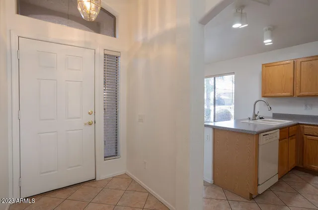 $2,300 | 1452 West Blue Ridge Way, Chandler, AZ 85248