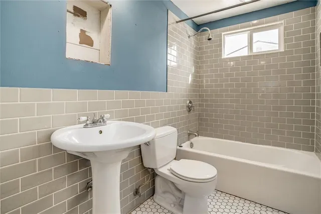 $160,000 | 215 West North Street, Belton, MO 64012