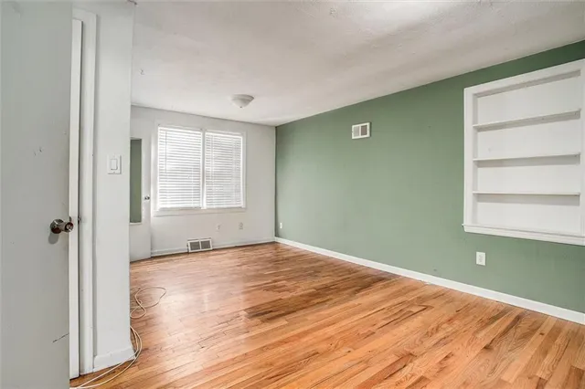 $160,000 | 215 West North Street, Belton, MO 64012