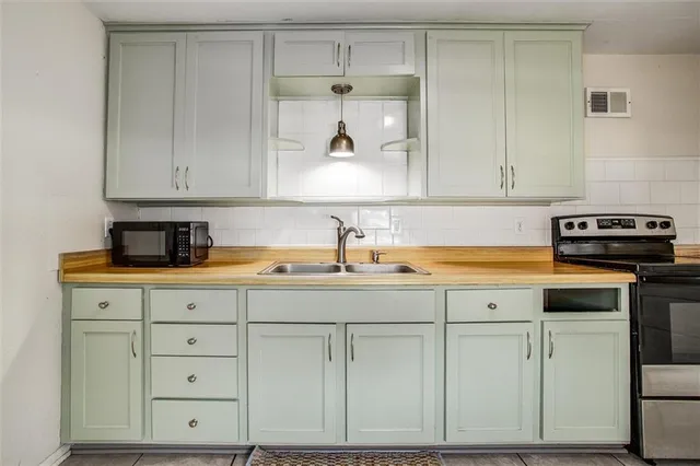 $160,000 | 215 West North Street, Belton, MO 64012