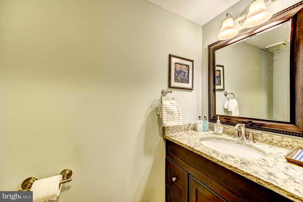 1139 Bandy Run Road Herndon, VA 20170 - Photo 17 of 30 Bath ^ Must SEE Virtual Tour Link