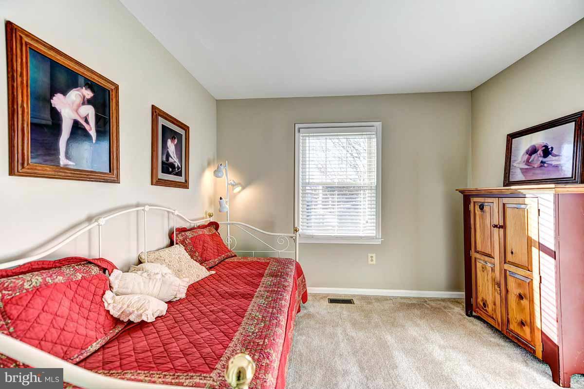1139 Bandy Run Road Herndon, VA 20170 - Photo 24 of 30 Bedroom ^ Must SEE Virtual Tour Link