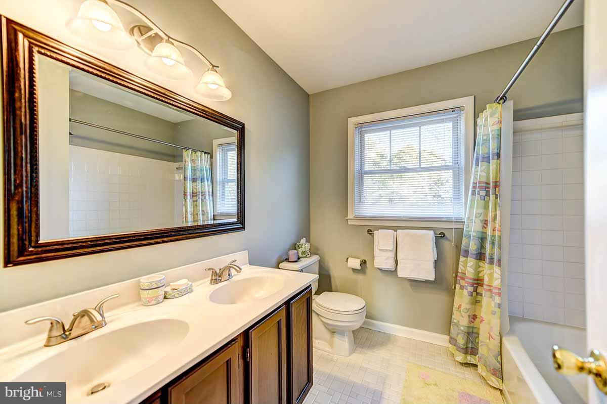 1139 Bandy Run Road Herndon, VA 20170 - Photo 26 of 30 Bath ^ Must SEE Virtual Tour Link