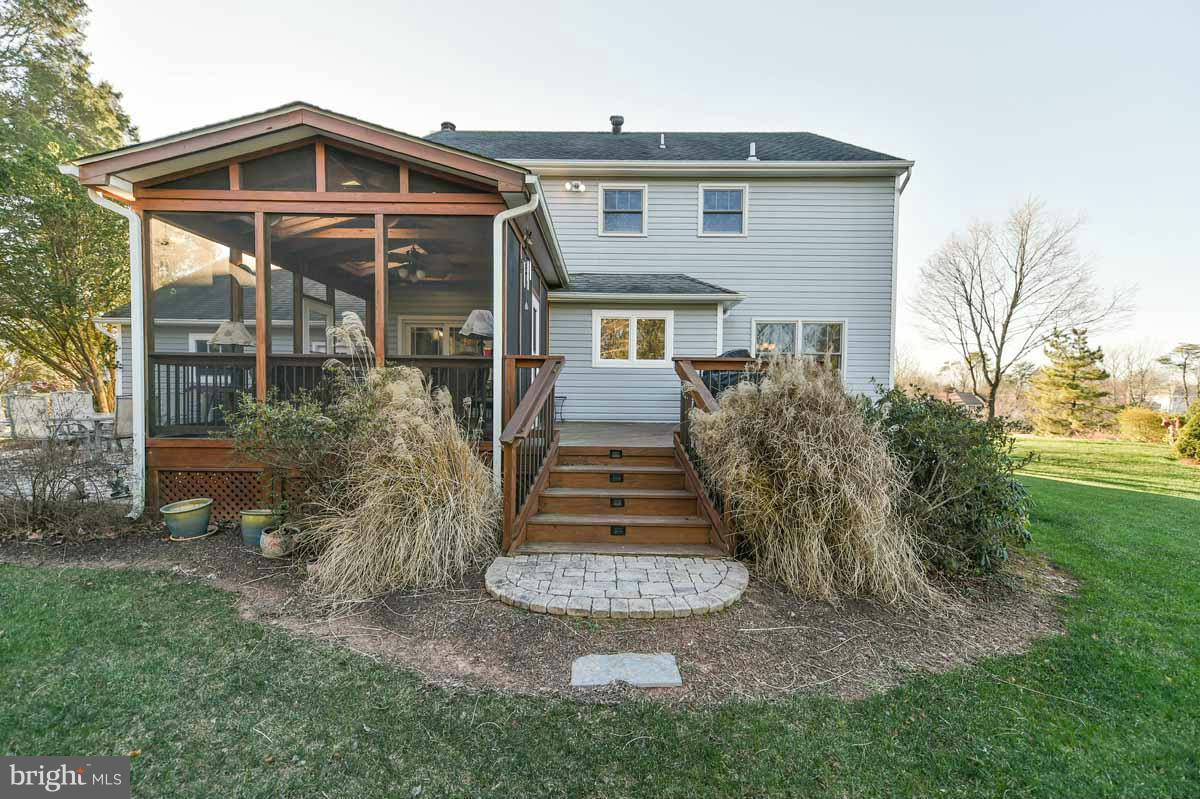 1139 Bandy Run Road Herndon, VA 20170 - Photo 30 of 30 Exterior (Rear) ^ Must SEE Virtual Tour Link