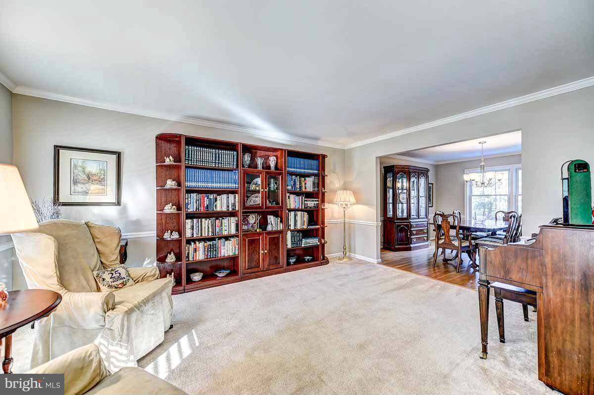 1139 Bandy Run Road Herndon, VA 20170 - Photo 5 of 30 Living Room ^ Must SEE Virtual Tour Link