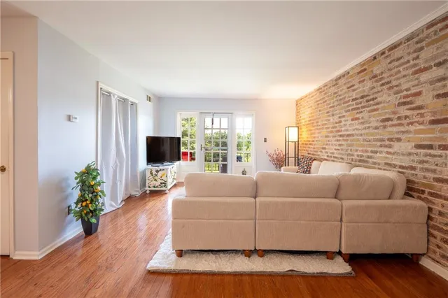 $181,900 | 1230 Chatham Park Drive, Unit C, Pittsburgh, PA 15220