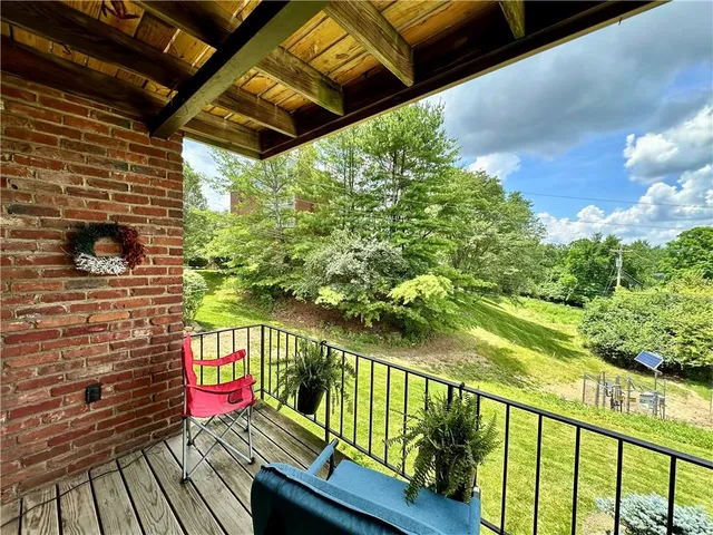 $181,900 | 1230 Chatham Park Drive, Unit C, Pittsburgh, PA 15220