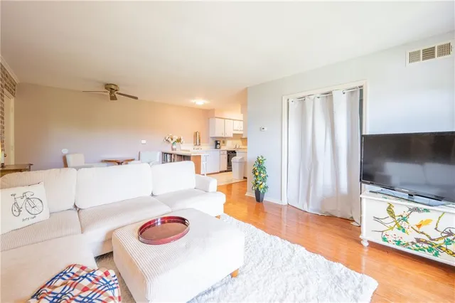 $181,900 | 1230 Chatham Park Drive, Unit C, Pittsburgh, PA 15220