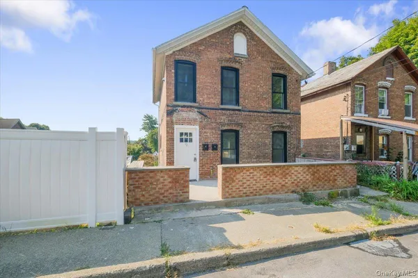 $2,250 | 9 Dubois Street, Unit A, Kingston, NY 12401