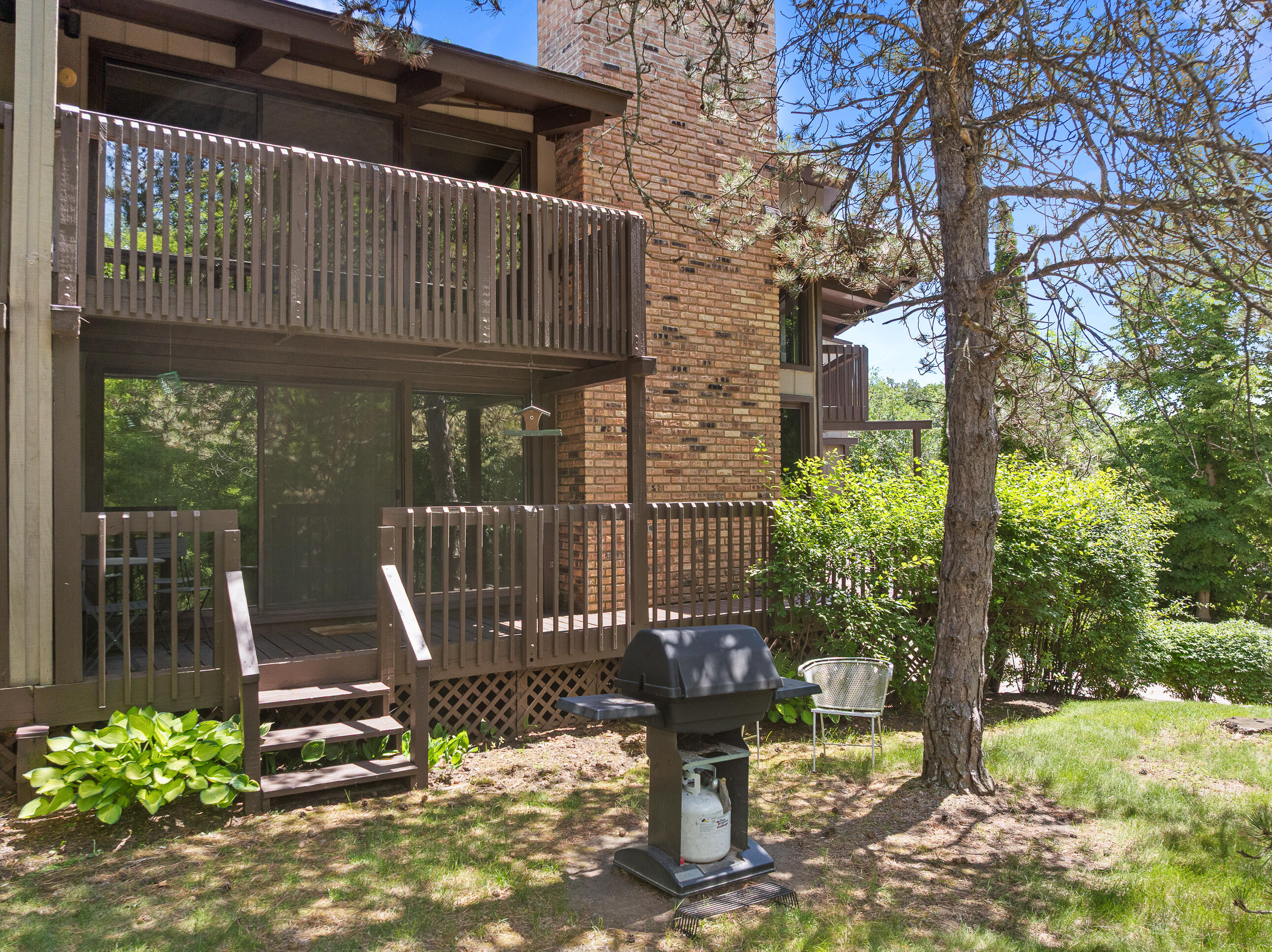 930 Alpine Drive, Unit PP2 Fontana, WI 53125 - Photo 93 of 116 930 Alpine Ct PP2 - Summer-52