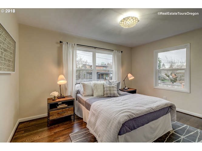 1235 Southwest Carson Street Portland, OR 97219 - Photo 14 of 41