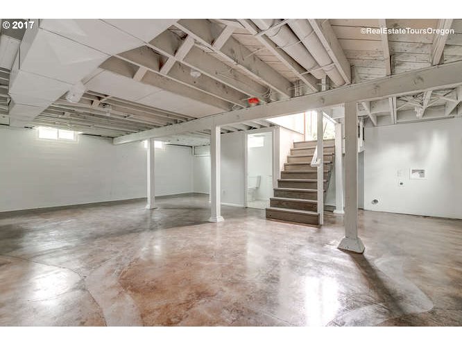 1235 Southwest Carson Street Portland, OR 97219 - Photo 21 of 41