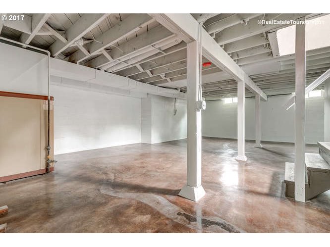 1235 Southwest Carson Street Portland, OR 97219 - Photo 26 of 41