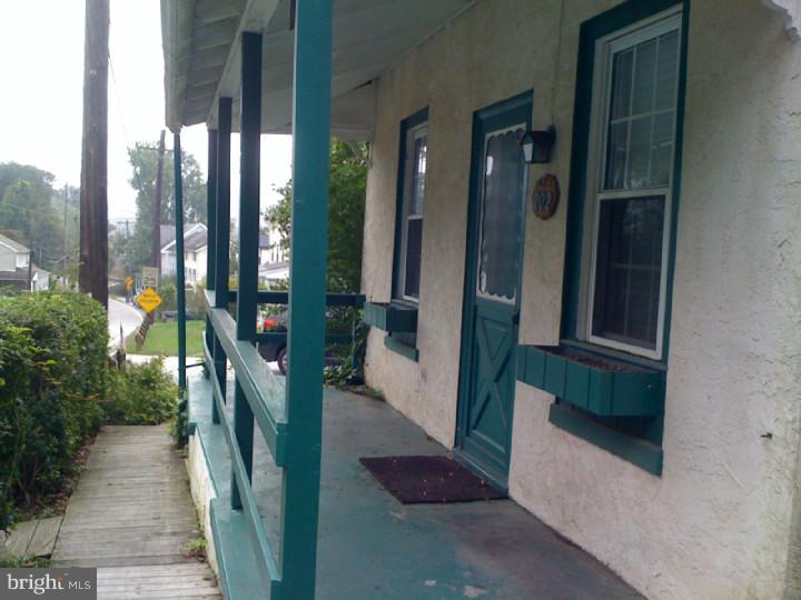 202 Lungren Road Lenni, PA 19052 - Photo 3 of 22 Porch