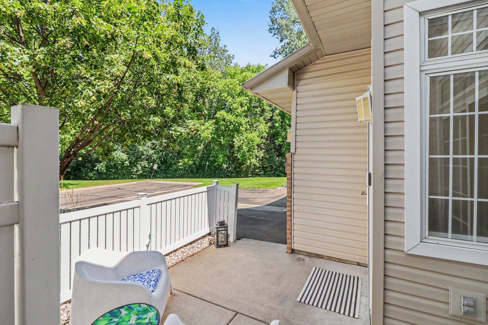 8443 Cortland Road Eden Prairie, MN 55344 - Photo 3 of 25