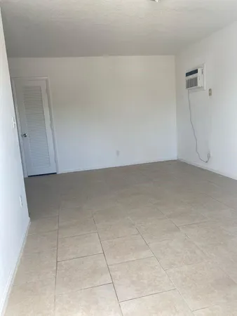 $1,425 | 3611 North Dixie Highway, Unit 3633, Oakland Park, FL 33334