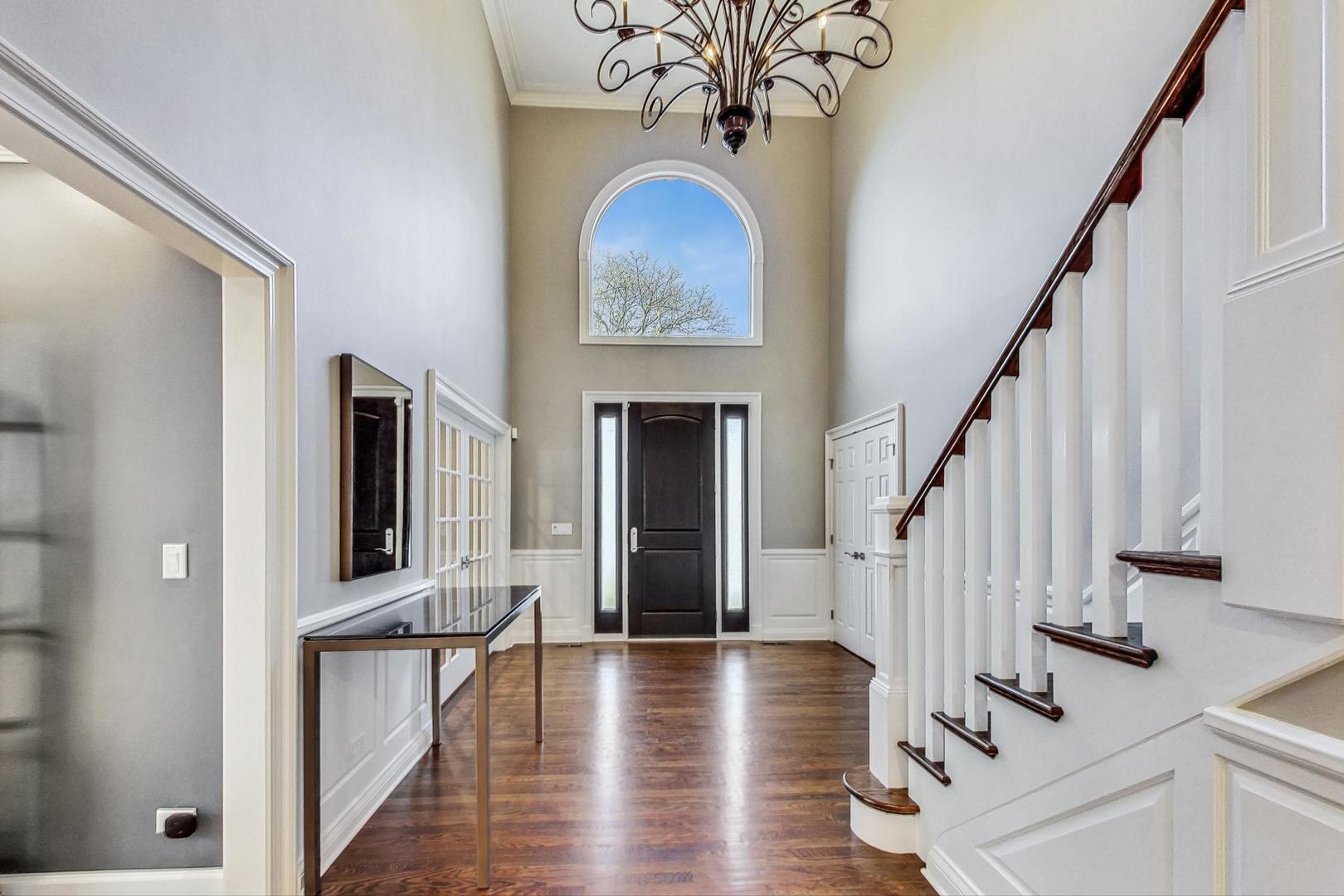 241 Middaugh Road Clarendon Hills, IL 60514 - Photo 3 of 42 Gallery Image 3