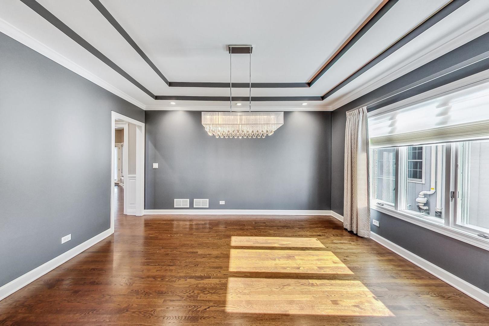 241 Middaugh Road Clarendon Hills, IL 60514 - Photo 6 of 42 Gallery Image 6