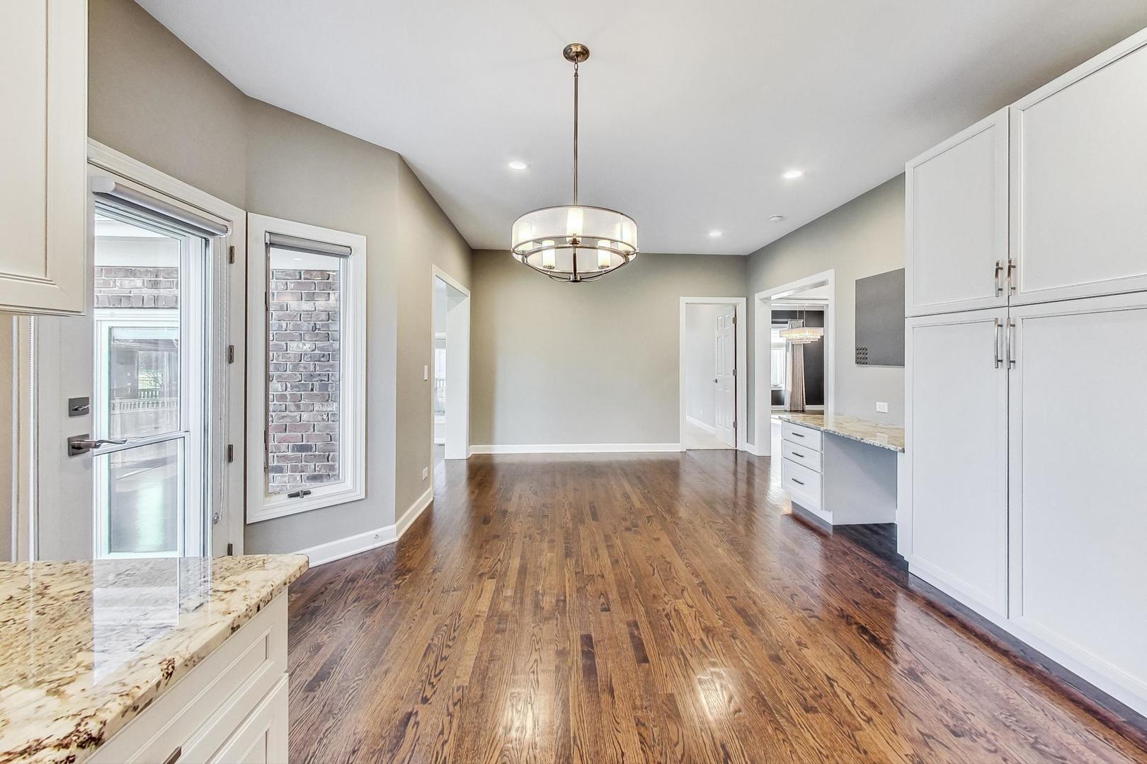 241 Middaugh Road Clarendon Hills, IL 60514 - Photo 9 of 42 Gallery Image 9