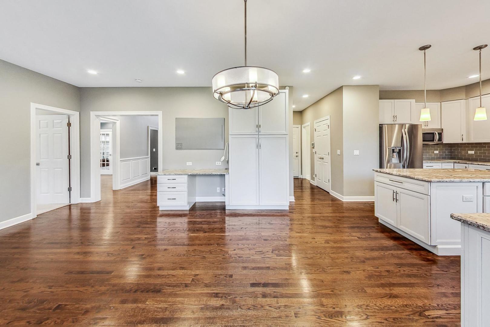 241 Middaugh Road Clarendon Hills, IL 60514 - Photo 10 of 42 Gallery Image 10