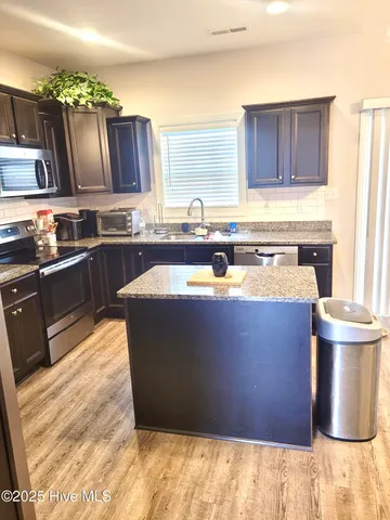 $399,000 | 521 Flip Flop Lane, Grimesland, NC 27837