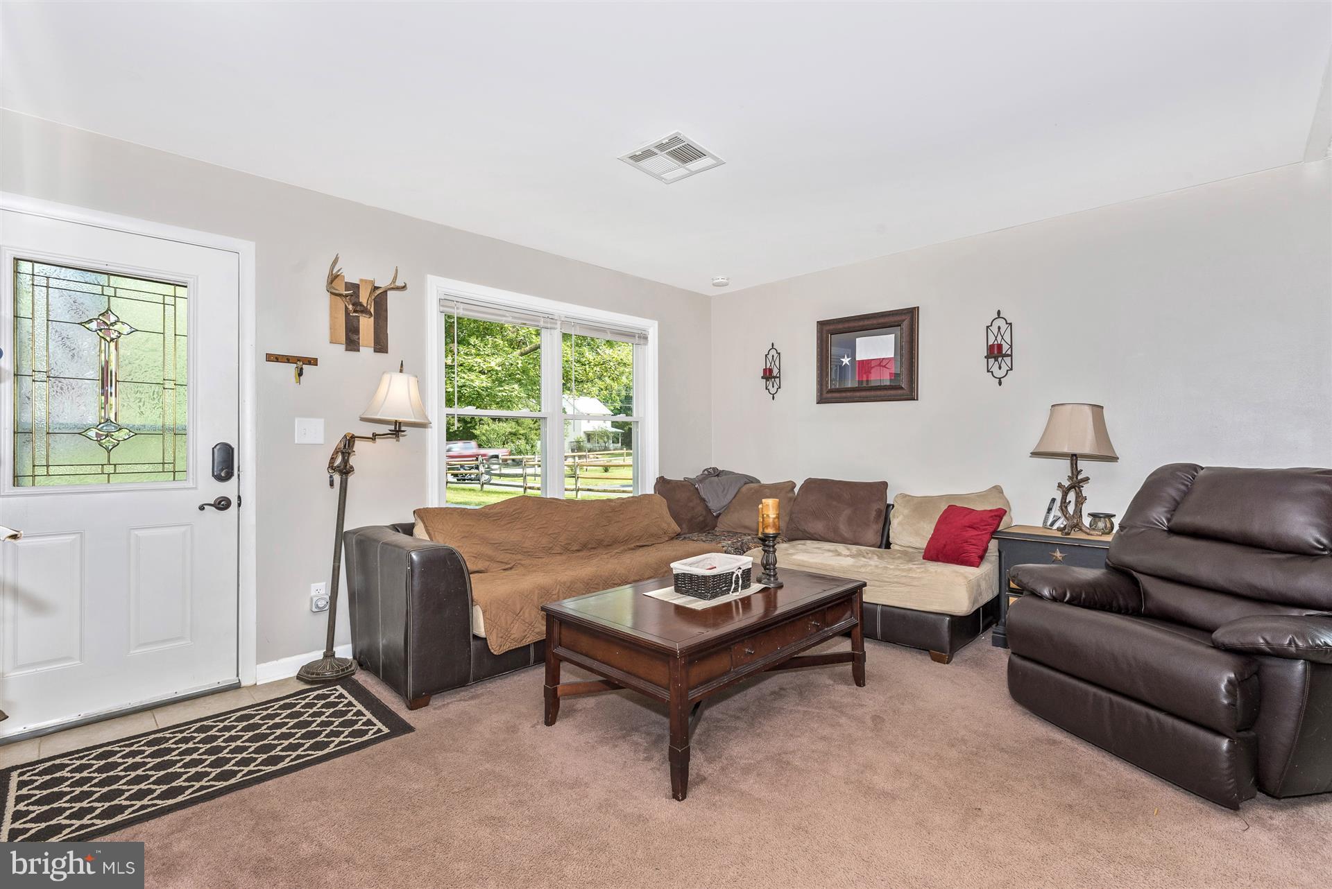 9406 Bethel Road Frederick, MD 21702 - Photo 3 of 18 Living Room