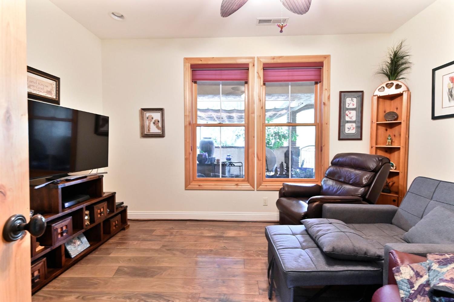 281 Oak Tree Circle Murphys, CA 95247 - Photo 31 of 96 a living room with furniture and a flat screen tv