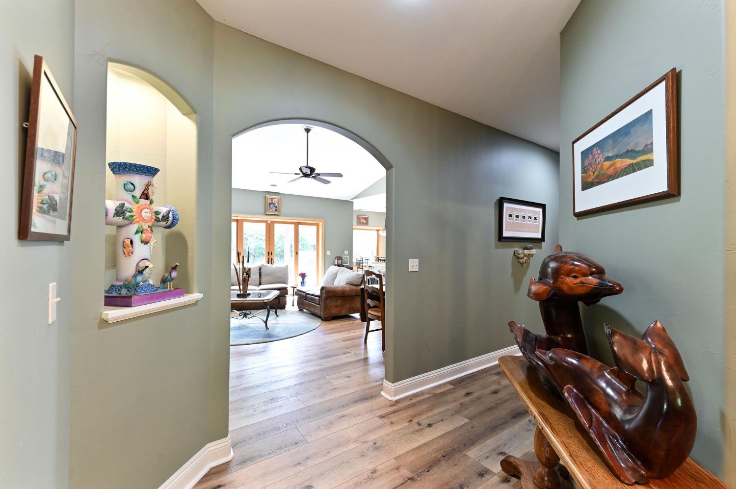 281 Oak Tree Circle Murphys, CA 95247 - Photo 9 of 96