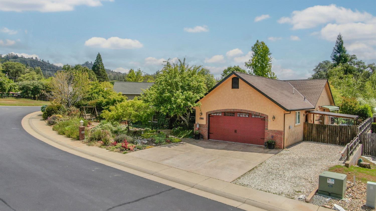 281 Oak Tree Circle Murphys, CA 95247 - Photo 92 of 96 a view of a house with a sink and a yard