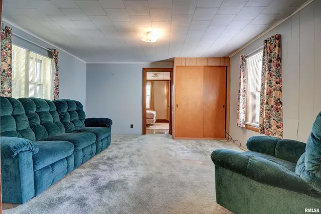 $74,900 | 2002 Garfield Street, Clinton, IA 52732