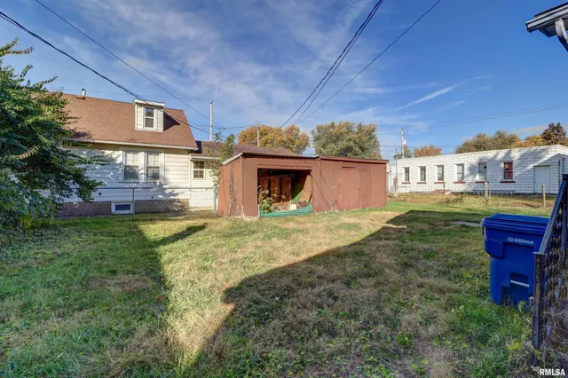 $74,900 | 2002 Garfield Street, Clinton, IA 52732