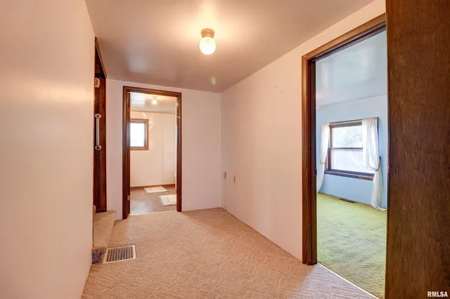 $74,900 | 2002 Garfield Street, Clinton, IA 52732