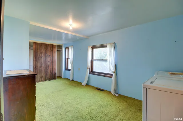 $74,900 | 2002 Garfield Street, Clinton, IA 52732