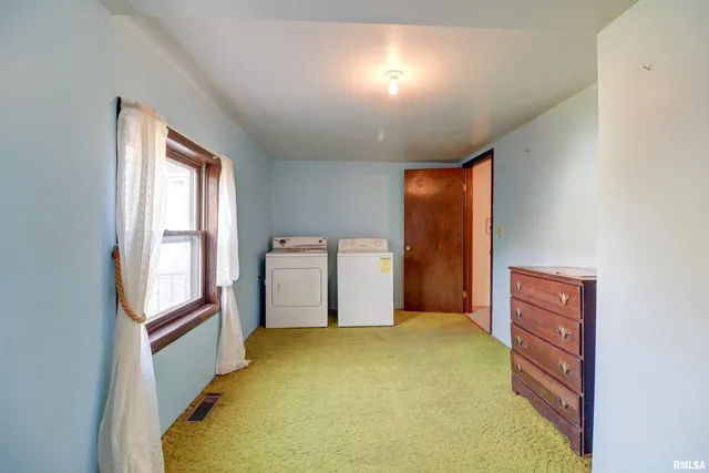 $74,900 | 2002 Garfield Street, Clinton, IA 52732